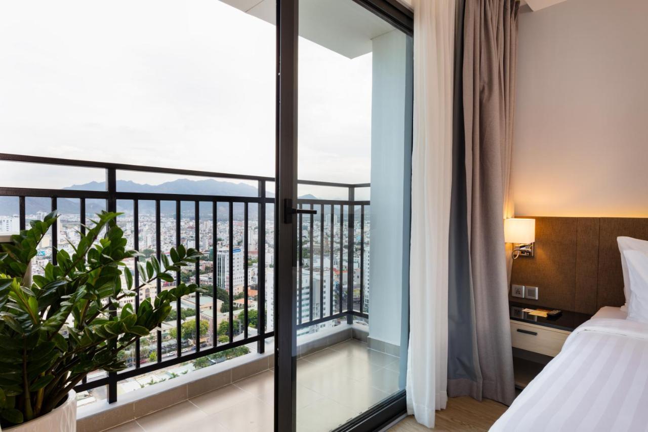 Dqua Hotel Nha Trang Exterior foto